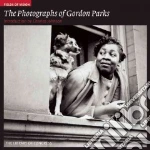 Parks Gordon (PHT), Johnson Charles (INT)