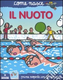 Il nuoto. Con adesivi libro di Passaglia M. Novella - Traini Agostino
